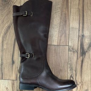 16” high Naturalizer brown boots. Never worn.
